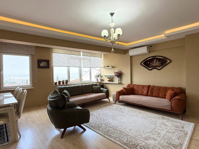 REMAX BEYAZ İVAZPAŞA MAH. MEYDANINA CEPHELİ BAKIMLI 3+1 GENİŞ DAİRE