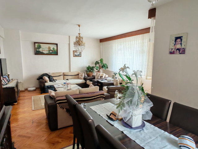 MALTEPE MERKEZI KONUMDA GENIŞ VE FERAH 3+1  DAIRE