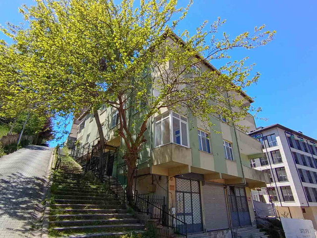 REMAX MASADAN KÜPLÜCEDE CADDE ÜZERİ 3+1 130 NET GENİŞ KİRALIK DAİRE