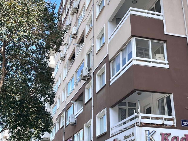HATAY CADDESINDE ÜÇYOL METROYA YÜRÜME MESAFESINDE GENIŞ 3+1 KIRALIK DAIRE