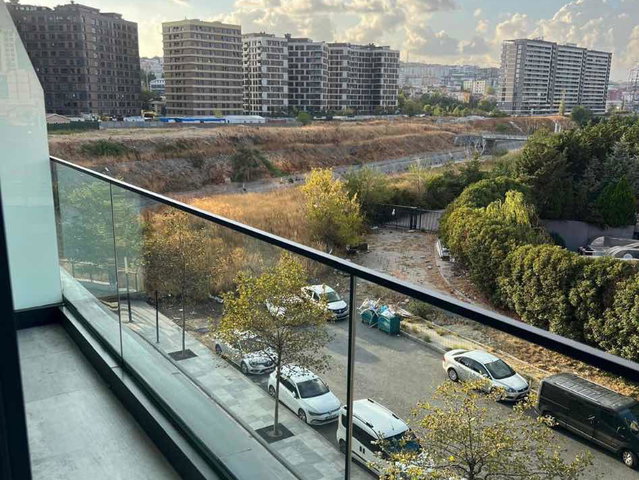 BAHÇELİEVLER KARAT 34 SİTESİ EŞYALI BALKONLU 1+1 KİRALIK DAİRE