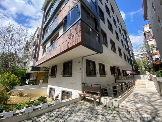 BAKIRKÖY ZUHURATBABA MAHALLESİ METROBÜSE 5 DK SATILIK 2+1 DAİRE