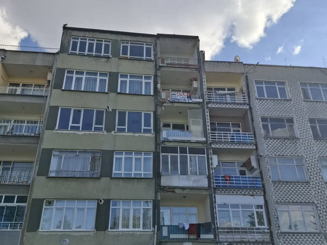 AYDINLIK EVLER MAHALLESİNDE  SATILIK KOMBİLİ 3+1 FIRSAT DAİRE