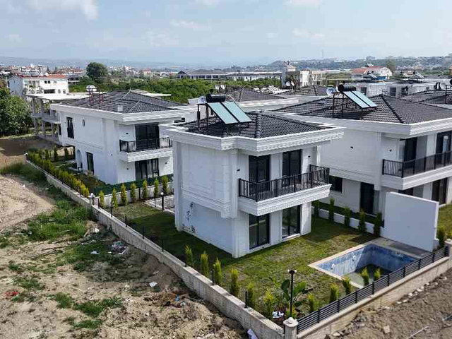 EVRENSEKİ DENİZ TARAFINDA SATILIK MÜSTAKİL VİLLA