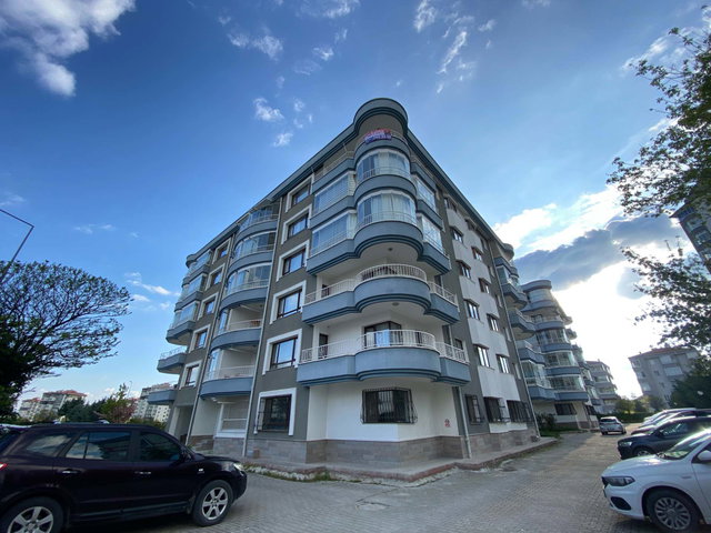 ÇAKIRLAR GÖBEK’E ÇOK YAKIN | GÜNEBAKAN SITESI | 135 M² FERAH 3+1