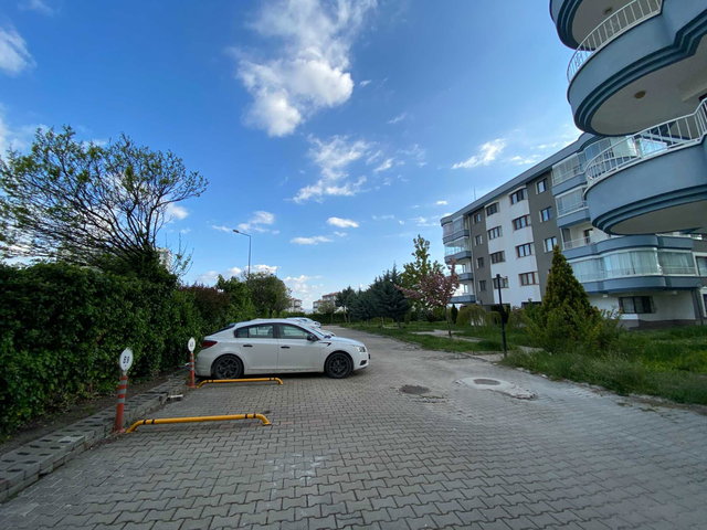 ÇAKIRLAR GÖBEK’E ÇOK YAKIN | GÜNEBAKAN SITESI | 135 M² FERAH 3+1