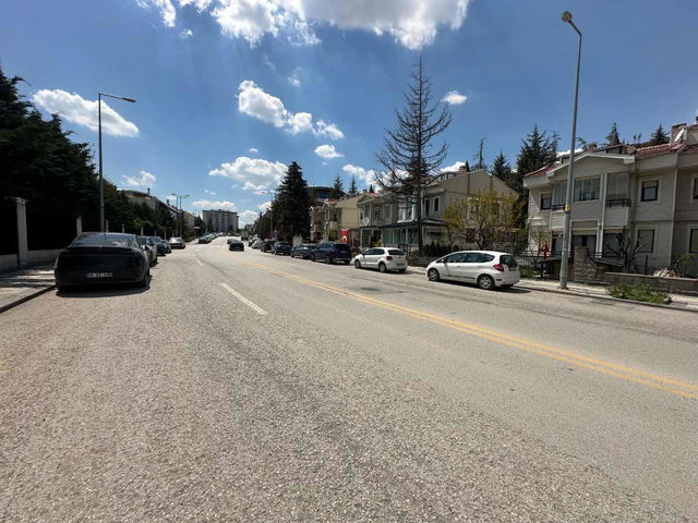 PARK CADDESİ ÜZERİNDE | DRAGOS VİLLALARI’NDA TİCARİ VE KONUT ICIN UYGUN SATILIK VİLLA