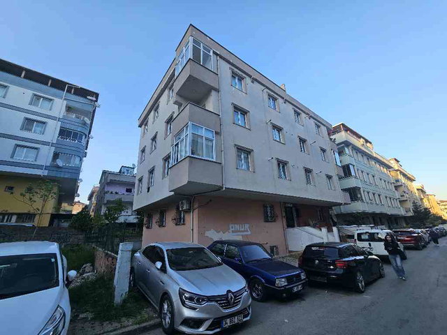 SARIGAZİ METROYA YAKIN 3+1 DAİRE