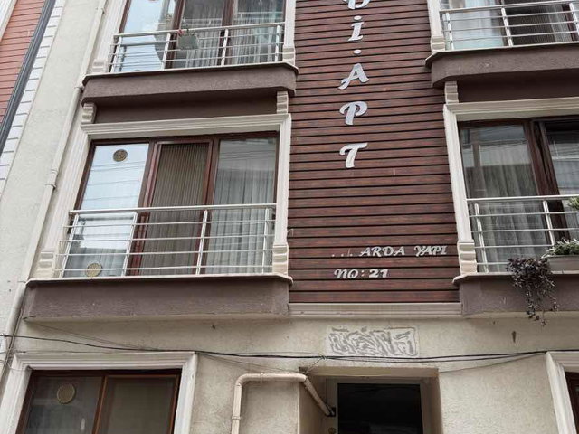 İZMIT CEDIT MAHALLESINDE EŞYALI 1+1 KIRALIK DAIRE