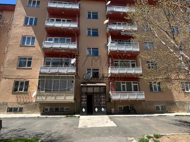 RE/MAX LACİVERT'TEN YENİŞEHİR'DE KİRALIK 3+1 ARAKAT DAİRE