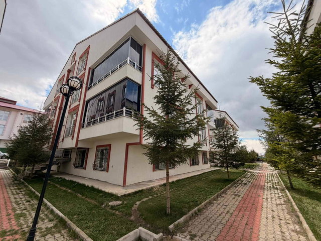 REMAX ARTIS'DEN DADAŞKENT'TE SATILIK 5+1 DUBLEKS DAIRE