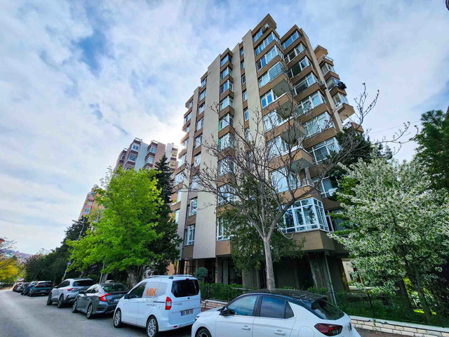 ANKARA ÇANKAYA MAHALLESİ DÜNYA SİTESİNDE SATILIK 2+1 DAİRE
