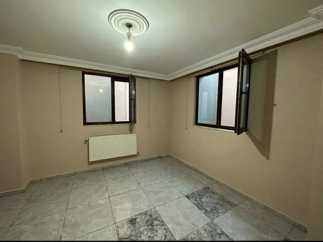 ATAŞEHİR’DE MERKEZİ KONUMDA 2+1 KİRALIK ZEMİN KAT