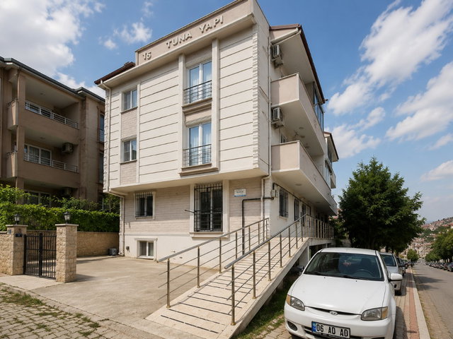 İSTASYON MAHALLESİ ESKİHİSAR CADDESİ ÜZERİNDE KİRALIK 2+1
