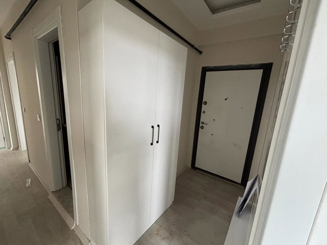 İSMET İNÖNÜ 'DE CADDEYE YAKIN MANZARALI 2+1 KAPALI MUTFAK DAİRE