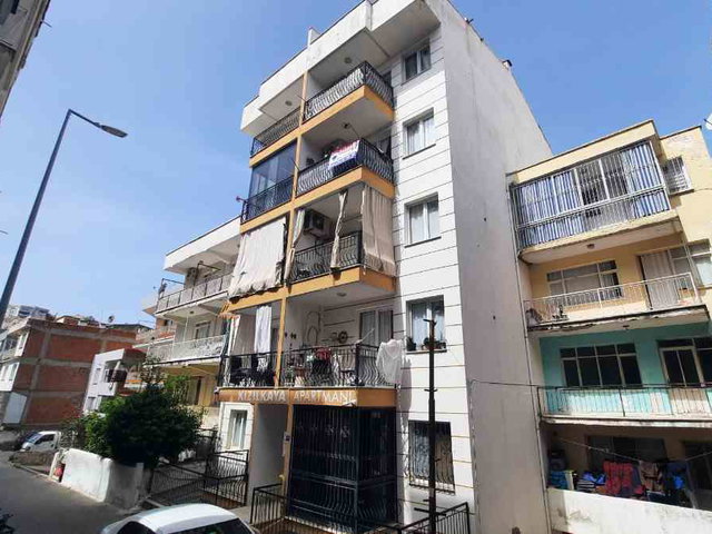 KUŞADASI MERKEZDE SATILIK 2+1 ARAKAT DAİRE