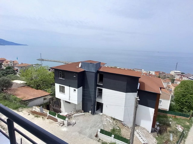 YALOVA ESENKÖY’DE-ÖNÜ KAPANMAZ DENİZ MANZARALI-2+1 ARA KAT