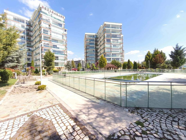 GÜLBARAN REZİDANS'TA GÖL MANZARALI ARA KAT 4+1 EMSALSİZ DAİRE