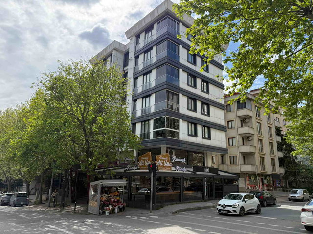 İÇERENKÖY ANA CADDE ÜZERİ 3+1 ULTRA LÜKS DAİRE