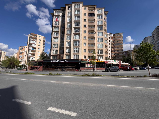 TALAS YENİDOĞAN MAHALLESİ'NDE MÜKEMMEL KONUMLU SATILIK 3+1 DAİRE