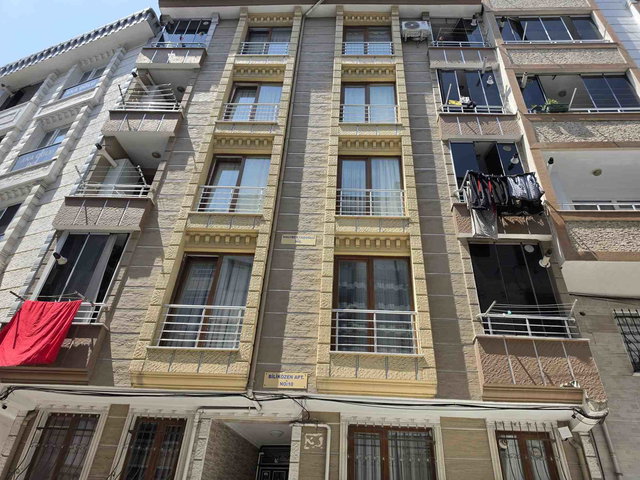 TURGUT ÖZAL'DA TORIUM AVM KARŞISINDA 2+1 BAHÇE KATI METROBÜSE 5 DK