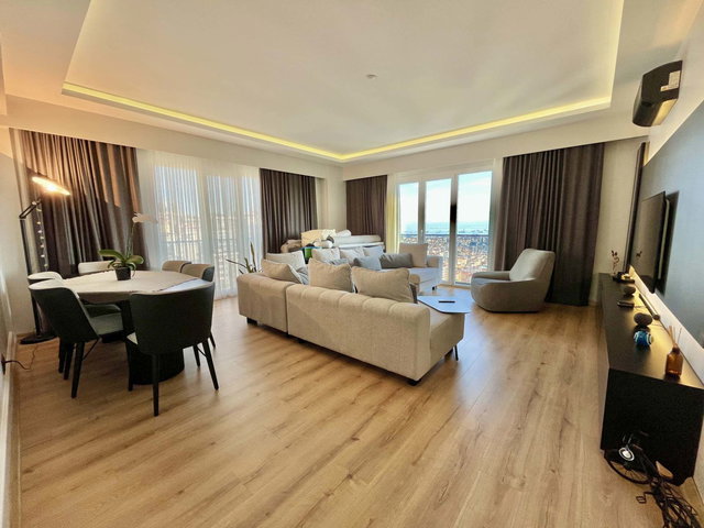 KARTAL HÜRRİYET MAHALLESİ HAVUZLU OTOPARKLI SİTE İÇİ SATILIK 3+1 DAİRE