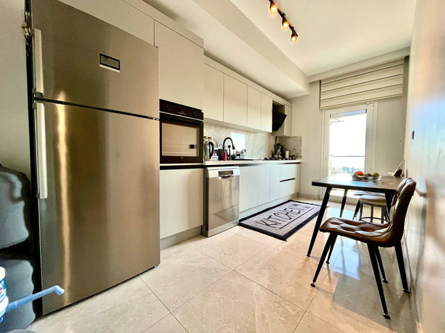 KARTAL HÜRRİYET MAHALLESİ HAVUZLU OTOPARKLI SİTE İÇİ SATILIK 3+1 DAİRE