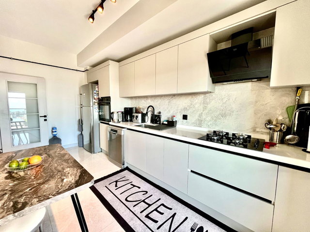 KARTAL HÜRRİYET MAHALLESİ HAVUZLU OTOPARKLI SİTE İÇİ SATILIK 3+1 DAİRE