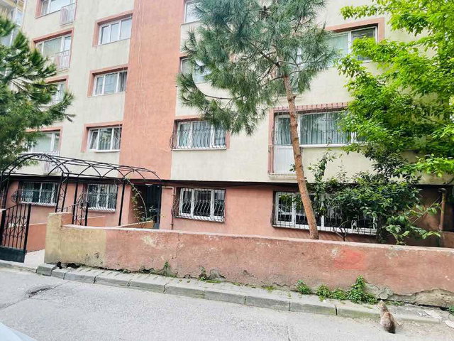 ÜSKÜDAR AHMEDIYE DE  2+1  ACİL SATILIK