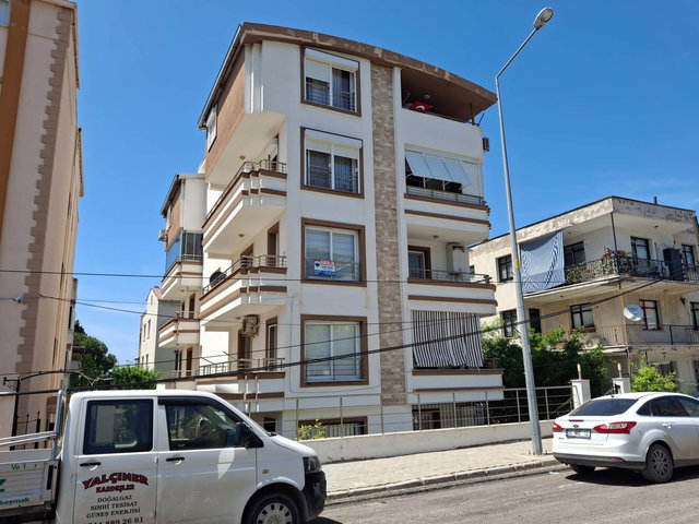KÜLTÜR MAH. SOSYAL YAŞAMA KOMŞU FULL EŞYALI KİRALIK 2+1 DAİRE