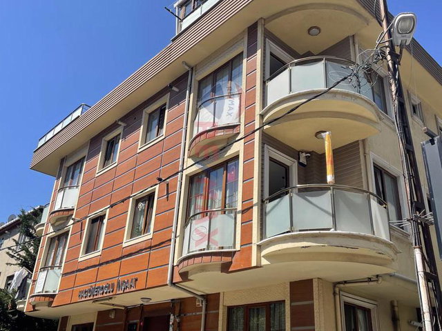 KAYIŞDAĞI MERKEZ’DE EŞYALI KİRALIK 2+1 DAİRE