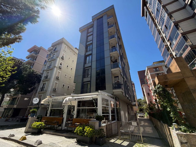 ERENKÖY DİVANIN SOKAĞINDA 3+1 VATANDAŞLIĞA UYGUN BOŞ DAİRE