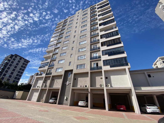 ULUS SİTESİNDE SATILIK 5+1 DAİRE