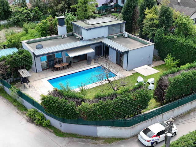 REMAX HÜR'DEN BAĞDAT CAD'NE YÜRÜME MESAFESİNDE MÜSTAKİL VİLLA