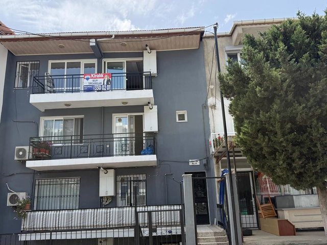 47 BORNOVA INÖNÜ MAHALLESI'NDE MERKEZI KONUMDA 3+1 KIRALIK DAIRE