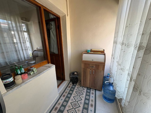 ÜMRANİYE İKBAL CADDESİ BUTİK SİTE İÇERİSİNDE KİRA GETİRİLİ GENİŞ 3+1