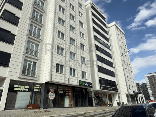 RE/MAX LACİVERT'TEN YILDIZKENT'TE SATILIK LÜKS  4+1 ARAKT DAİRE