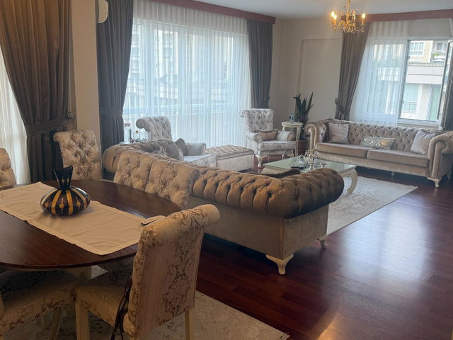 MERIT LIFE GÖL KONAKLARI 2 BALKON 2 BANYO 140 M2 SATILIK 3+1