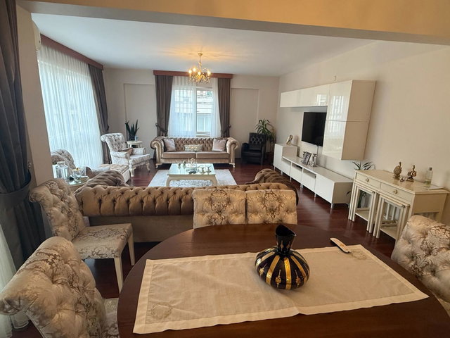 MERIT LIFE GÖL KONAKLARI 2 BALKON 2 BANYO 140 M2 SATILIK 3+1