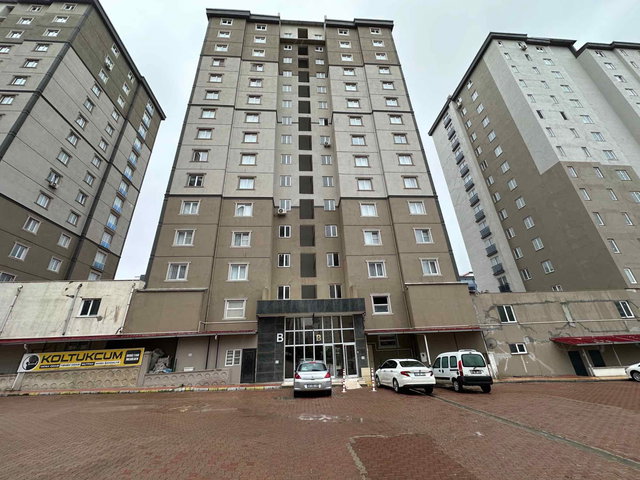 RE/MAX EDE - BAŞAKŞEHİR SİTESİ ANA CADDE ÜSTÜ LÜKS 5+1 FIRSATI