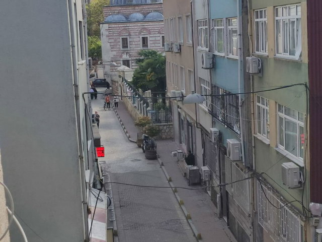 FATİH ÇARŞAMBA İSMAİLAĞADA MASRAFSIZ ARA KAT  BALKONLU 1+ 1 KİRALIK DAİRE