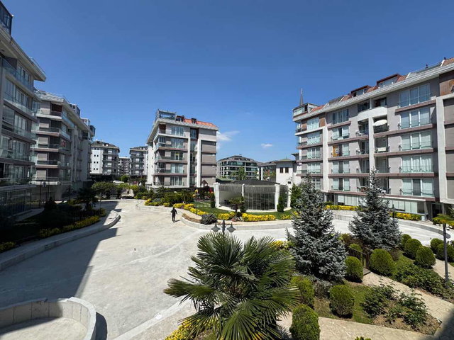 REMAX MAHMUT BEKDEMİR DEN BEYKENT LOCCA SİTESİ BAHÇE KATI 2+1