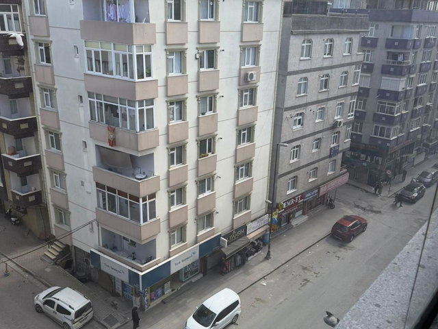 BAHÇELİEVLER SİYAVUŞPAŞA CADDE ÜZERİ 3+1 KİRALIK DAİRE