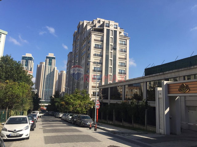 ATAŞEHİR EVİNPARK SİTESİ 4+1 SATILIK DAİRE