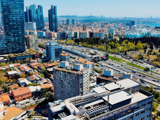 MECIDIYEKÖY MERKEZDE SITE İÇINDE SATILIK 3+1 DAIRE OTOPARKLI