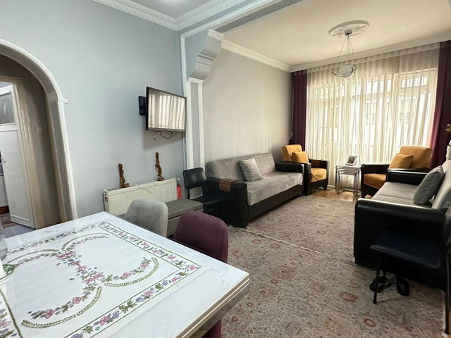 DEMETLALE DE CADDE ÜZERİ ARA KAT İSTER YATIRIM İSTER OTURMAYA FIRSAT 2+1 DAİRE