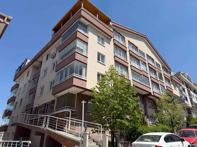 ÇANKAYA METIN OKTAY MAHALLESİ'NDE GENİŞ 2+1 SATILIK DUBLEKS DAİRE
