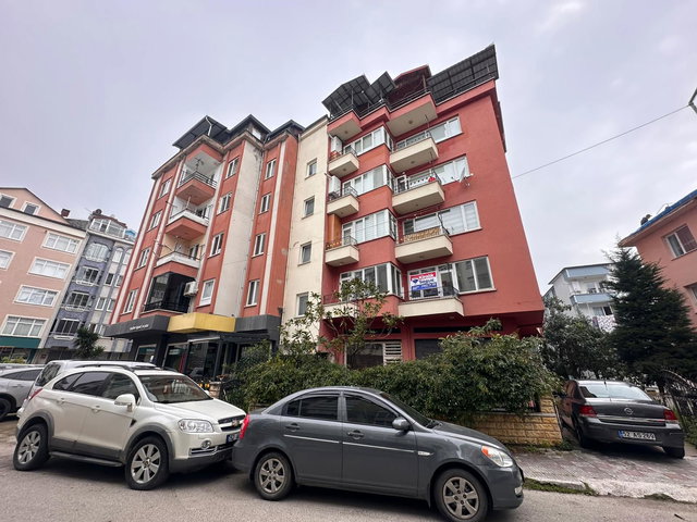 BAHÇELİEVLER’DE SAHİLE/SOSYAL YAŞAM ALANLARINA YAKIN 2+1
