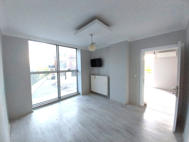 RE/MAX İNCİ'DEN ADLİYE KARŞISI KİRALIK KISMI EŞYALI 1+1 DAİRE