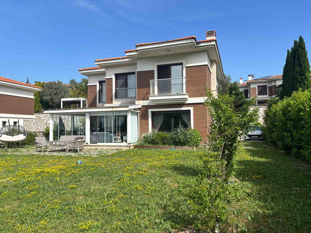 REMAX YELKEN'DEN GÜZELBAHÇE DE HAVUZLU,GÜVENLİKLİ SİTE İÇİ ,TAM MÜSTAKİL